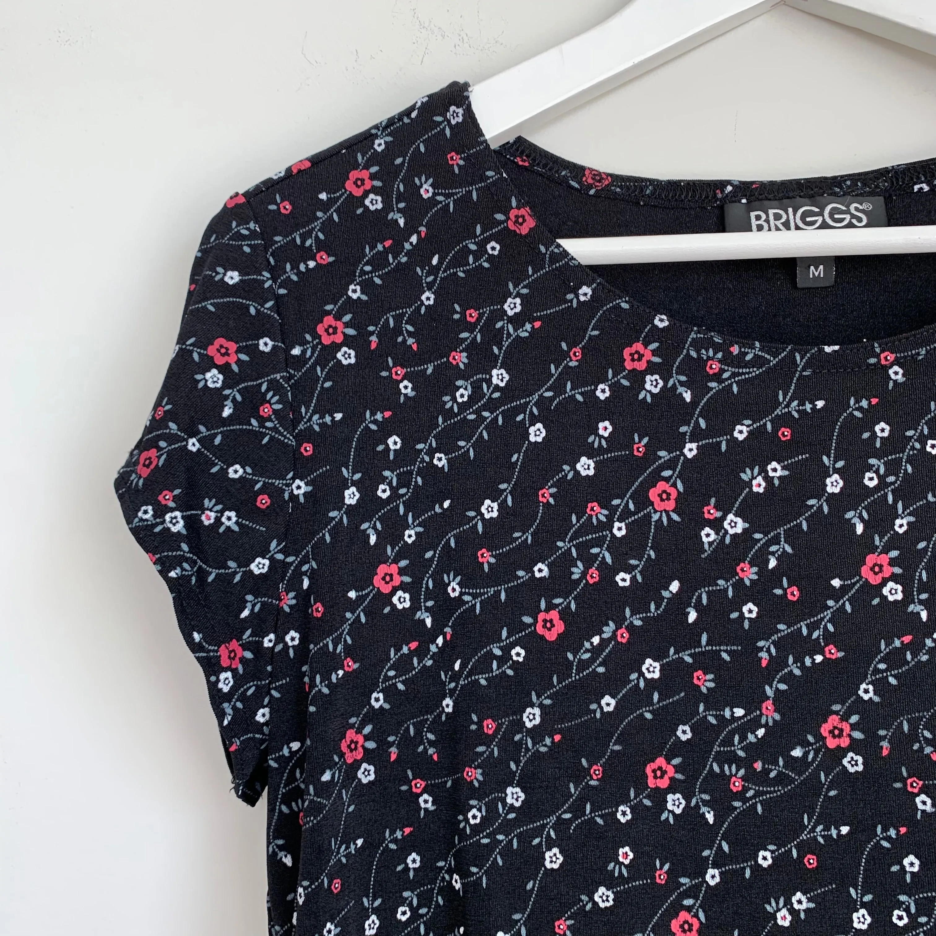 90s Y2K Briggs Floral Cropped Top Stretch Size Medium Black and Pink