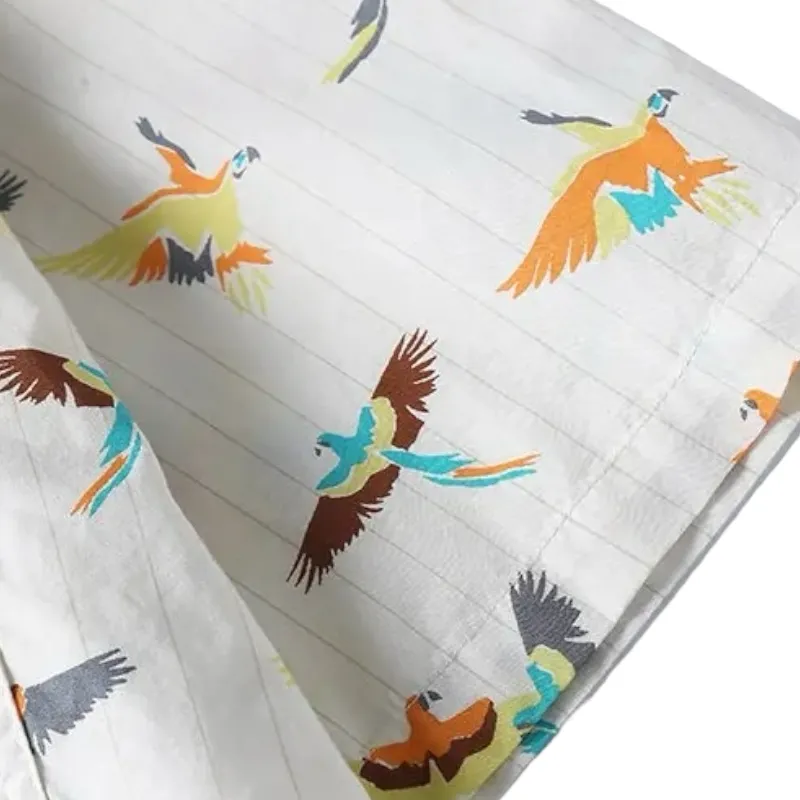 Boxy camp shirt with parrots