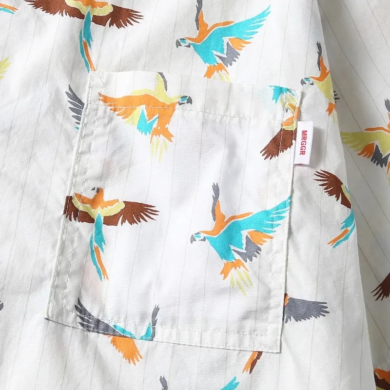 Boxy camp shirt with parrots