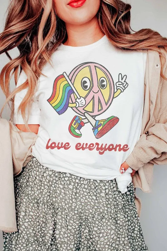 LOVE EVERYONE PRIDE GRAPHIC TEE