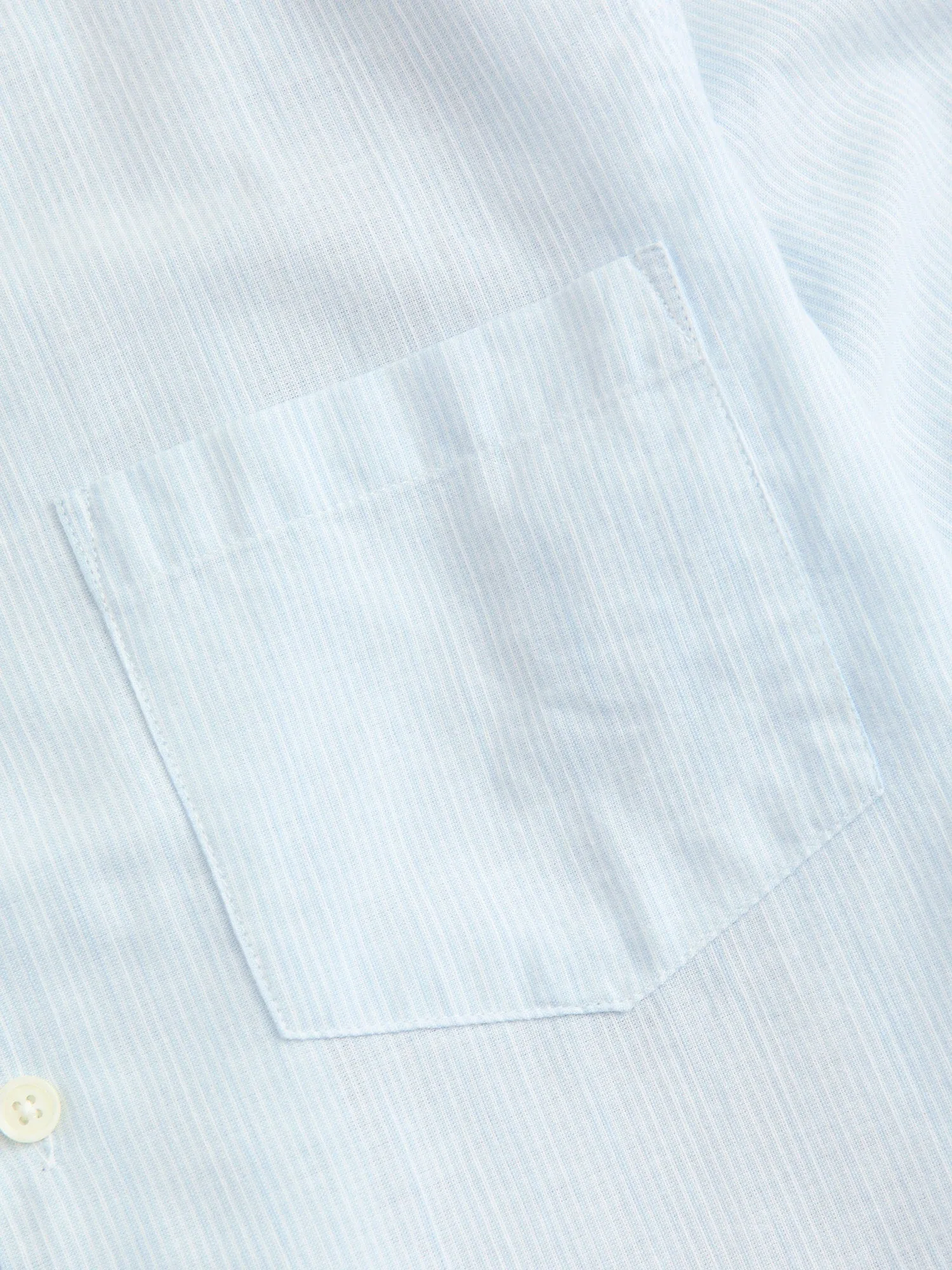 Summer Blend Button-Up Shirt in Sky