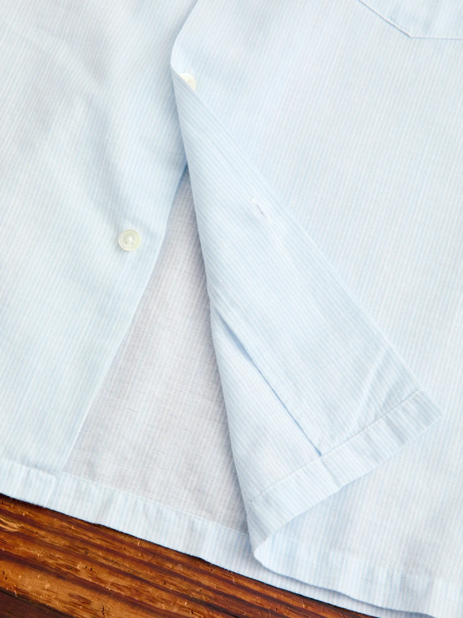 Summer Blend Button-Up Shirt in Sky