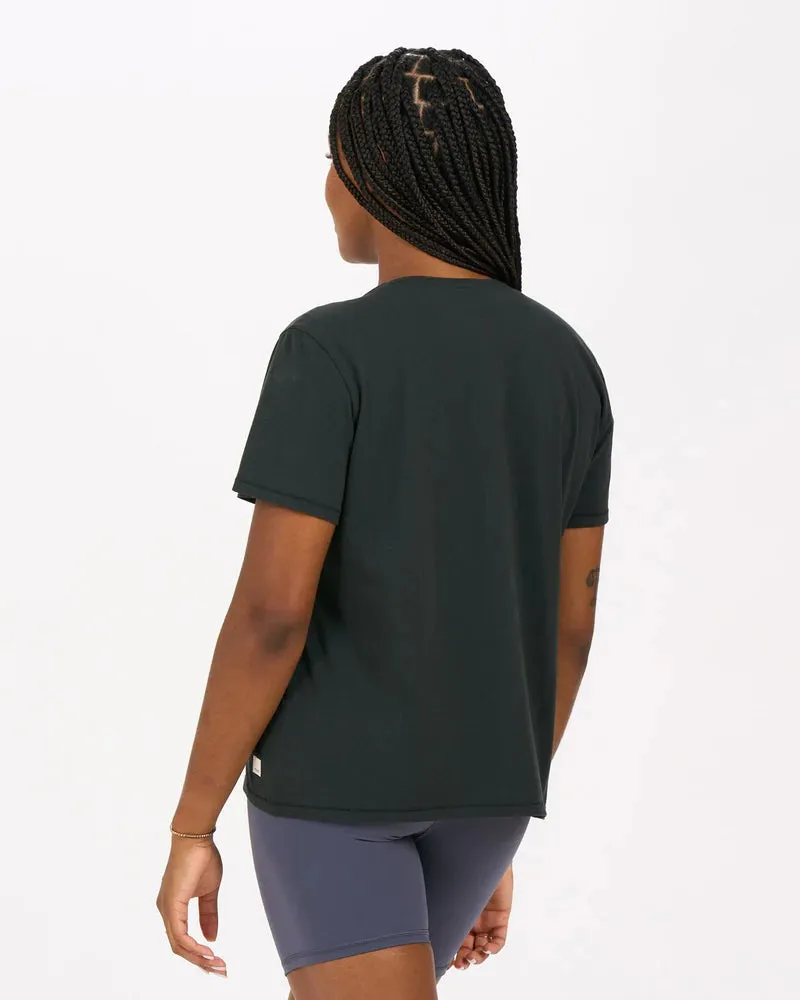 Vuori Feather Tee - Washed Black