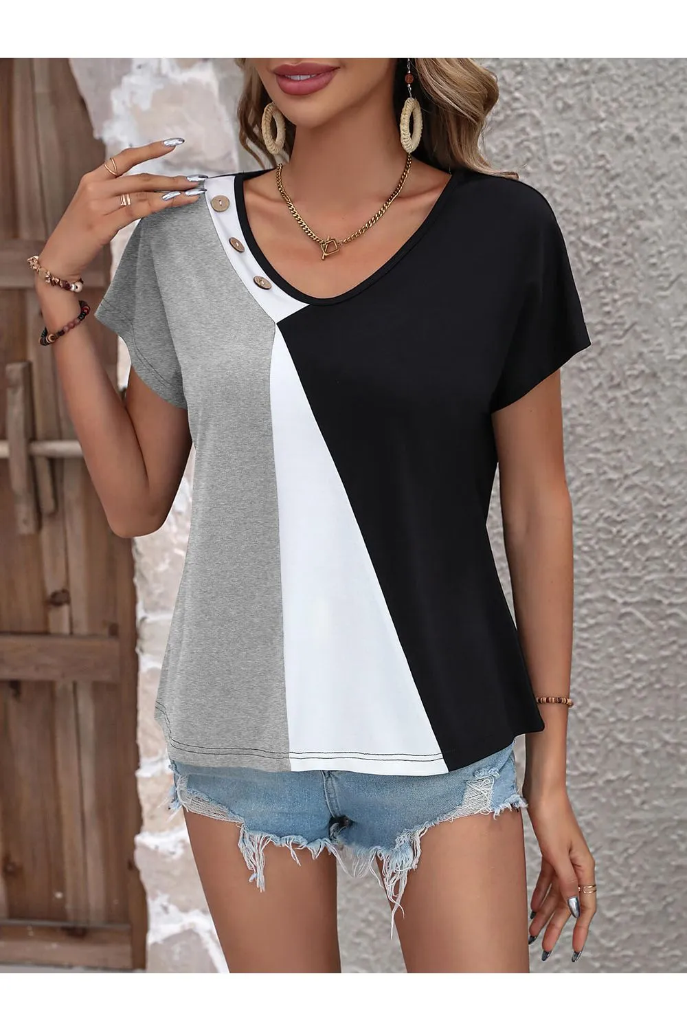 Women Color Block Decorative Button V-Neck Tee